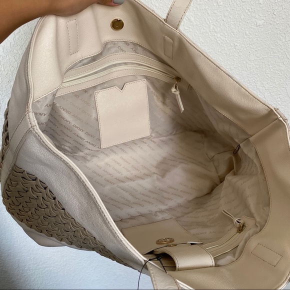 NWT DKNY leather bag 😍 - Picture 4 of 14